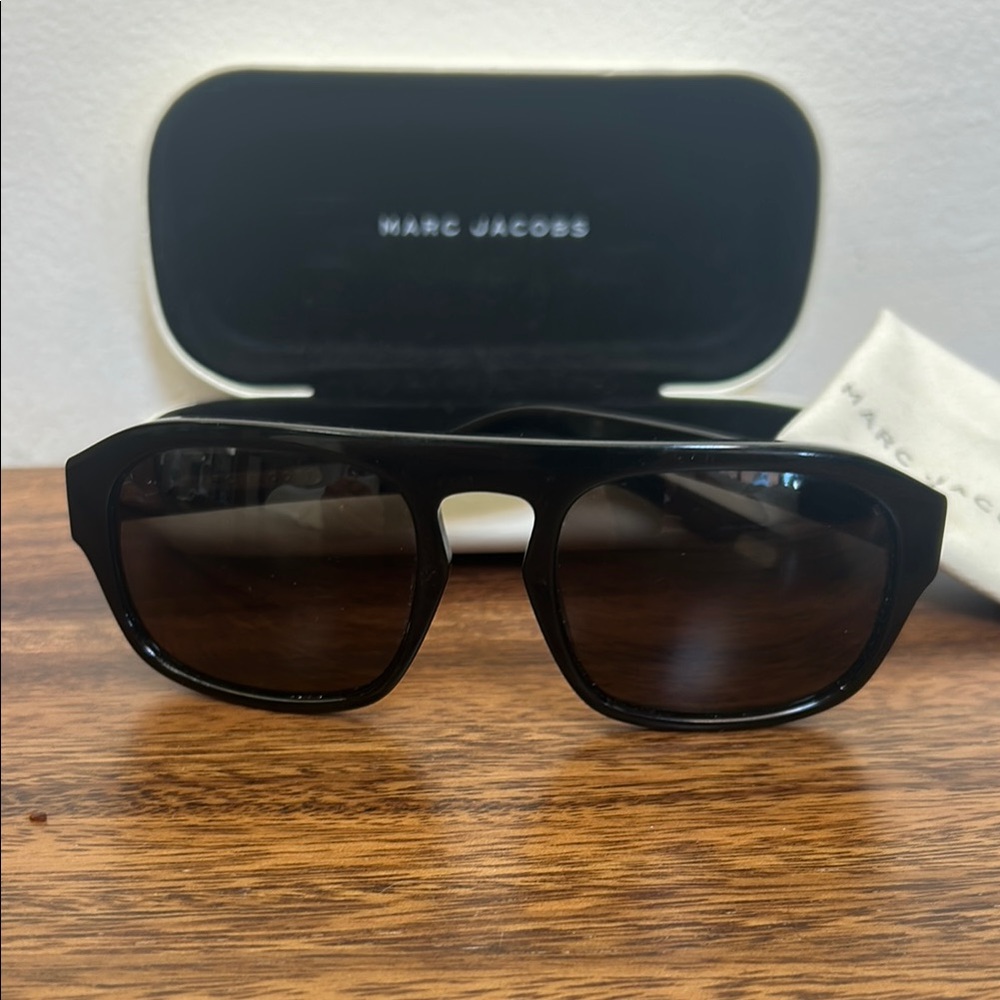 Marc Jacobs Sleek Black Sunglasses